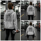 I DON’T WANT TO LOOK SKINNY – Unisex Heavy Blend™ Hooded Sweatshirt (Black Logo) 🤍💪🔥